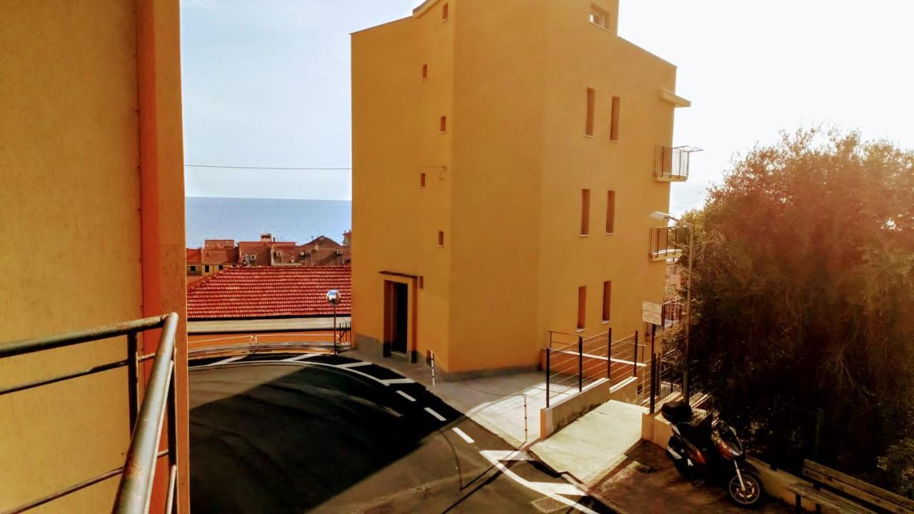Casa Di Claude Con Posto Auto Apartment Finale Ligure Exterior foto