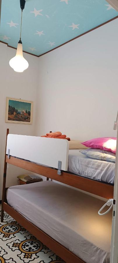 Casa Di Claude Con Posto Auto Apartment Finale Ligure Exterior foto
