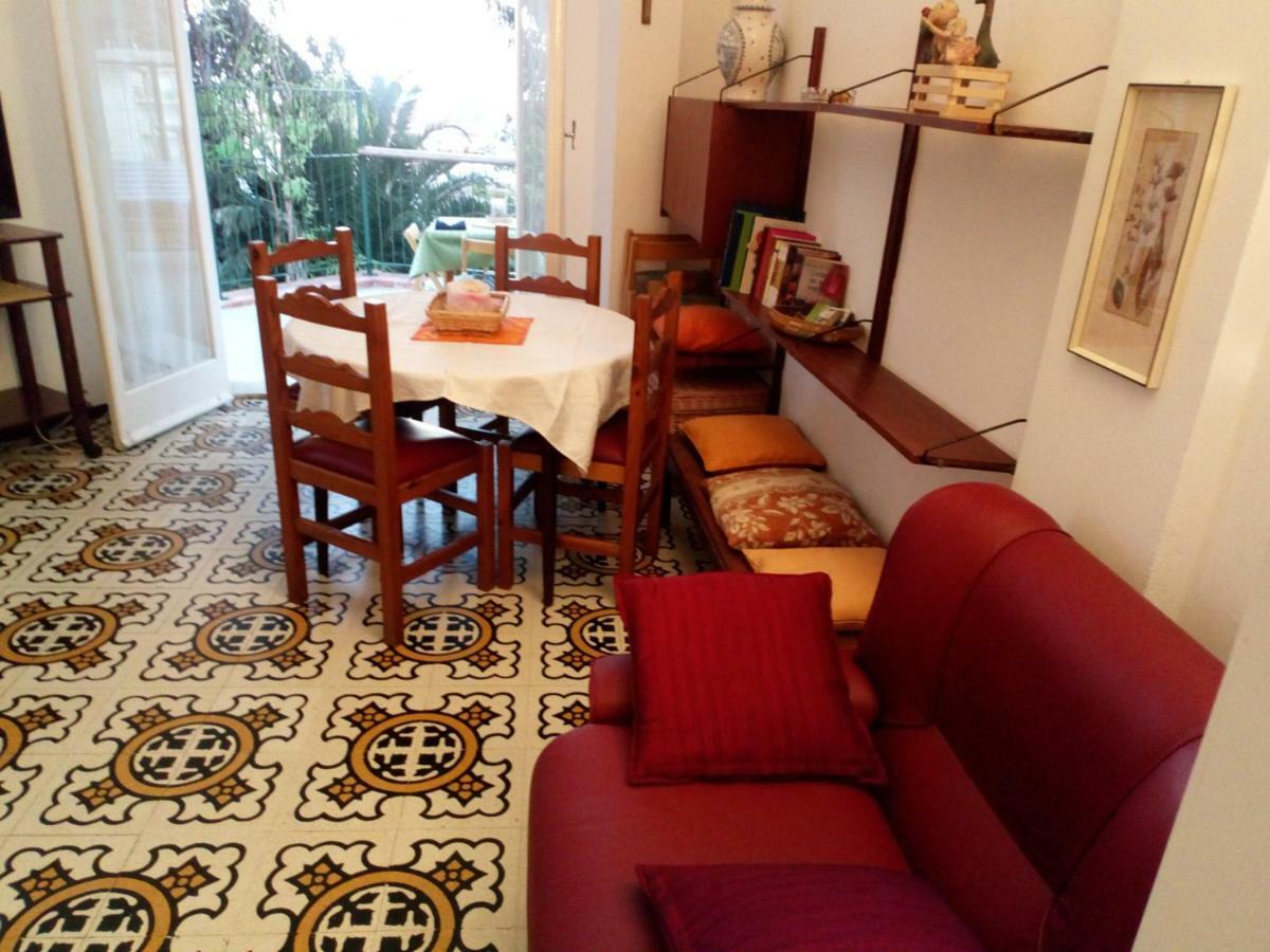 Casa Di Claude Con Posto Auto Apartment Finale Ligure Exterior foto