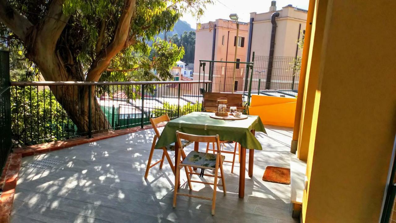 Casa Di Claude Con Posto Auto Apartment Finale Ligure Exterior foto